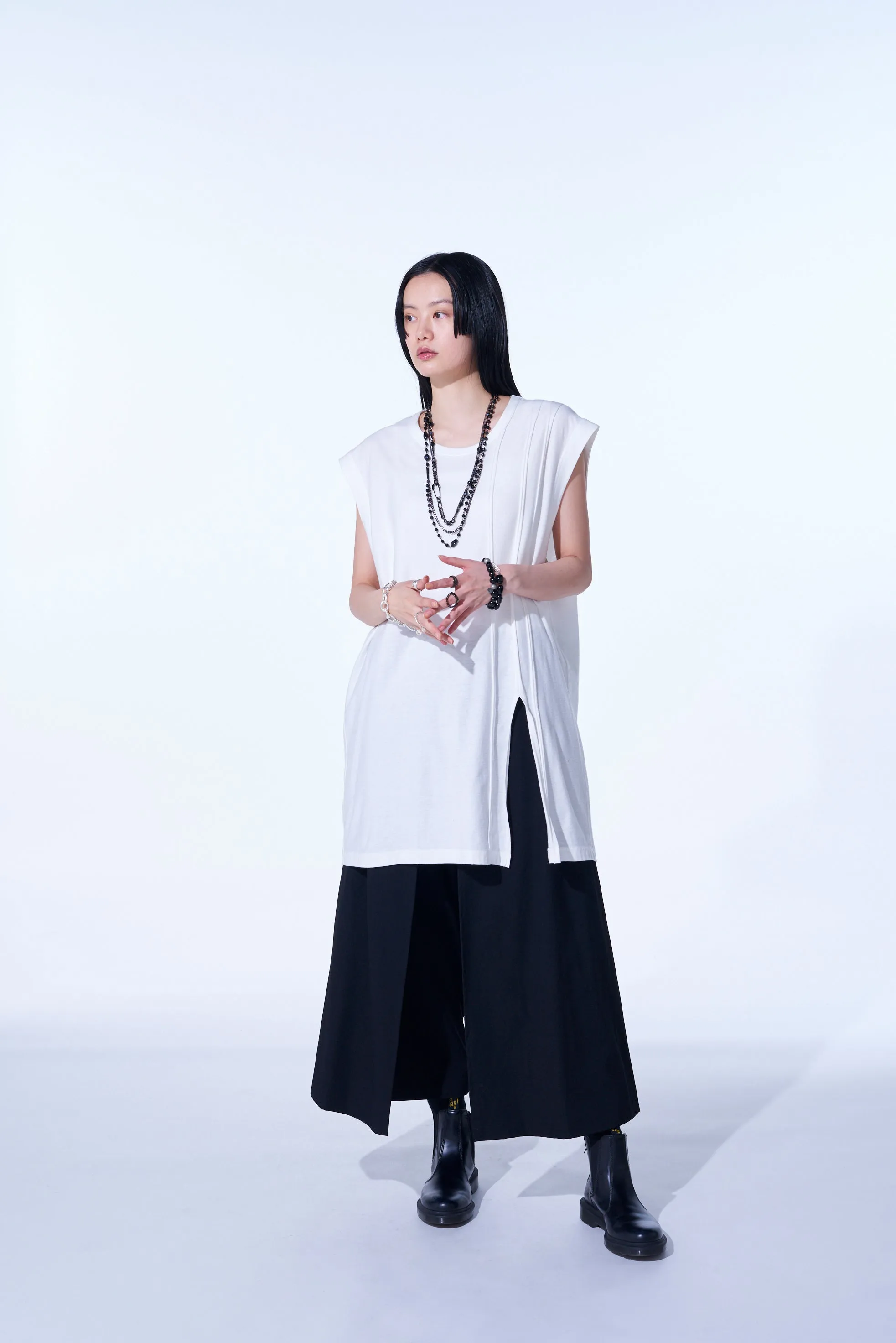 COTTON JERSEY VERTICALLY GRAFTED SLEEVELESS TOP WITH HEM SLIT